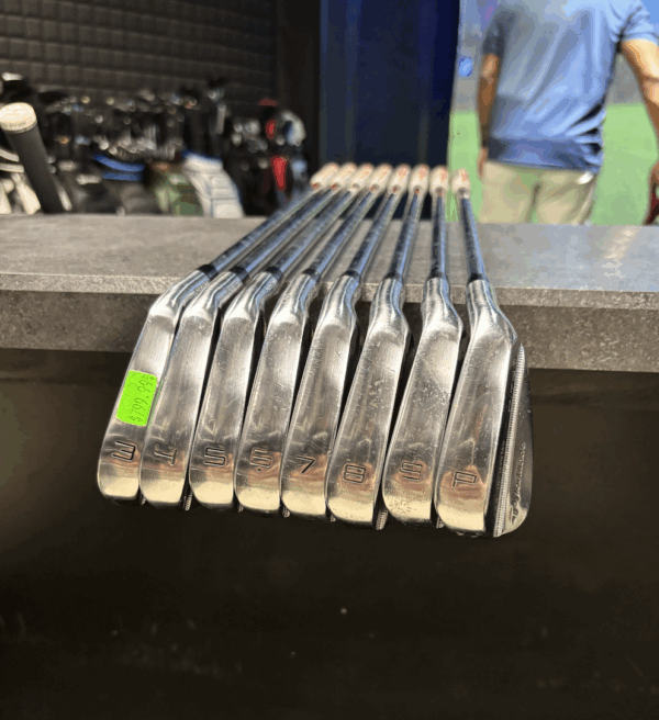 Trade in Taylormade P730 Iron  Set 3-PW RH Stiff Flex