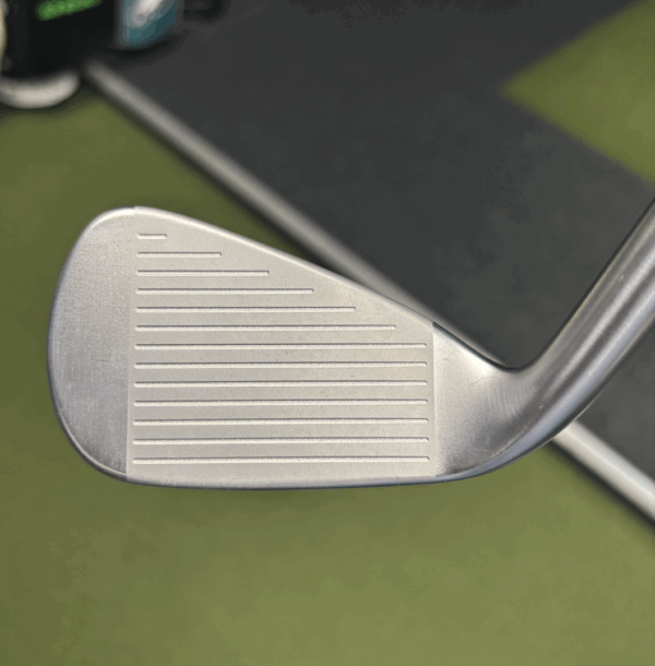 Trade In Mizuno JPX 925 Hot Metal HL 6-PW,GW Senior Flex - Image 3
